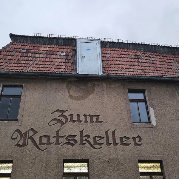 Baustellentür im Dachstuhl 