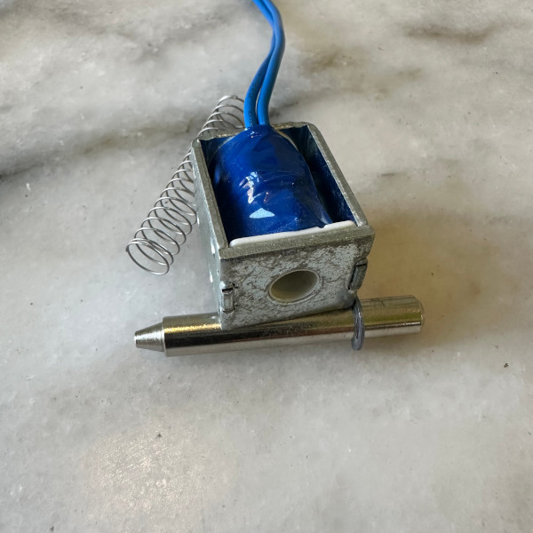 Magnet mit Stift und Feder 