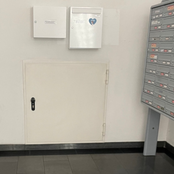 weiße T30 Klappe 