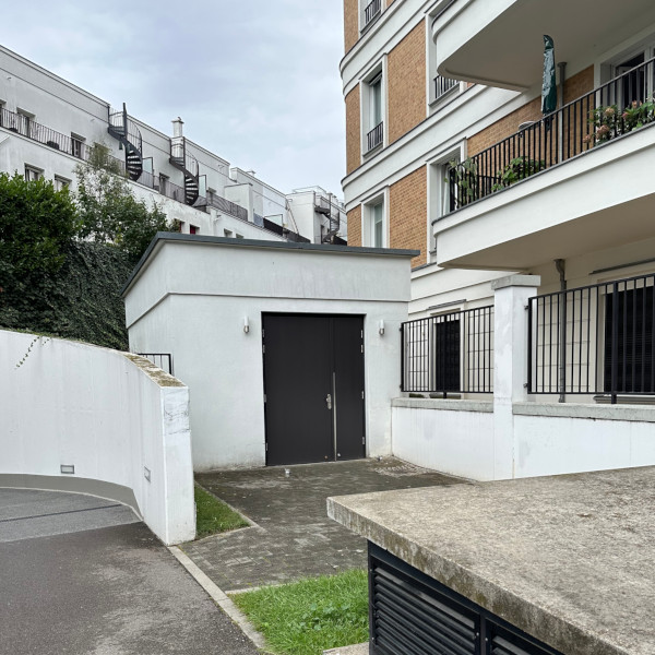 Doppeltuer in Wohnanlage 