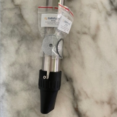 Beliebte Mörtelspritze mit Edelstahl-Kolbenstange - Modell 500/40 NU für 500 ml Mörtel - Wiegt 1,8 kg und ist fürs Arbeiten über Kopf geeignet.