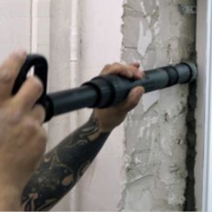 Arbeiten mit einer M&ouml;rtelpresse 