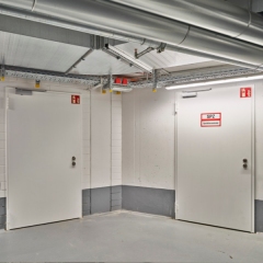 Brandschutzt&uuml;r mit Obent&uuml;rschlie&szlig;er 